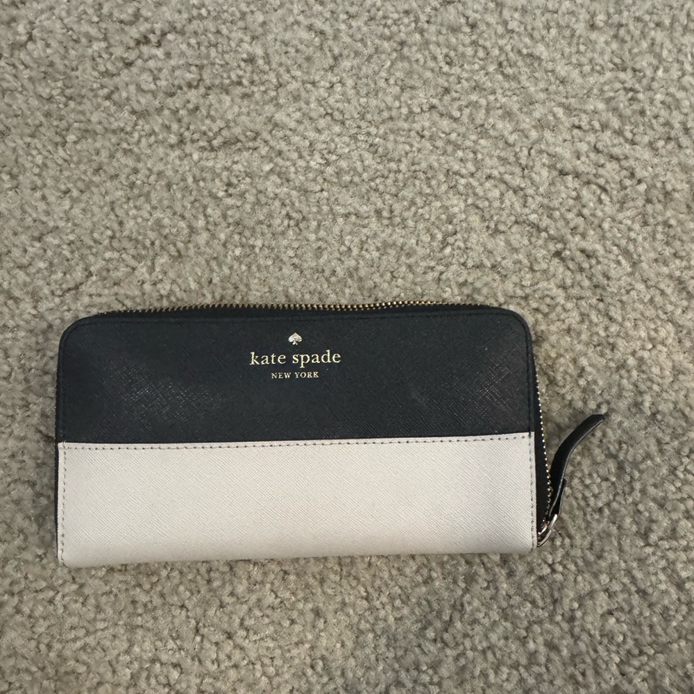 Kate Spade Black and Cream Wallet